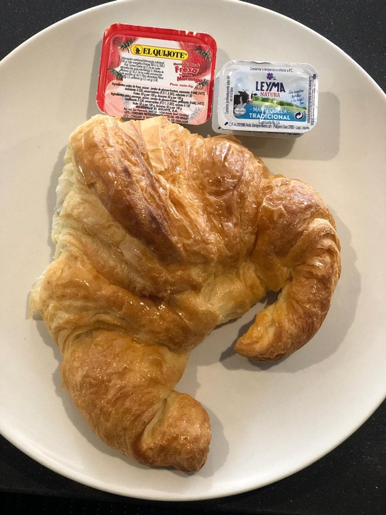 Croissant dulce a la plancha - Imagen 1