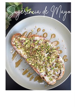 TOSTADA DE RICOTTA Y PISTACHO - Imagen 1